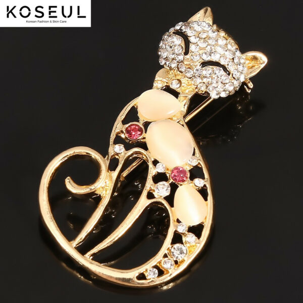 1620979036468 Golden Cat Inlaid Diamond Alloy Brooch Korean Personality Fashion Pin All-Match Simple Clothing Accessories