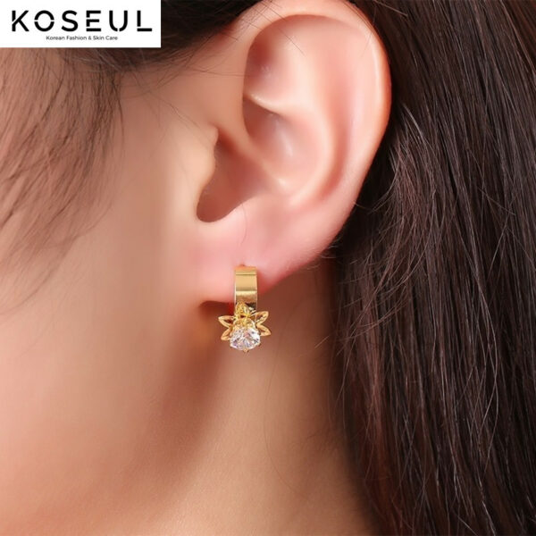 1622341900716 Accessories Stainless Steel Single Diamond Gold Earrings Korean Style Ladies Petal Earrings