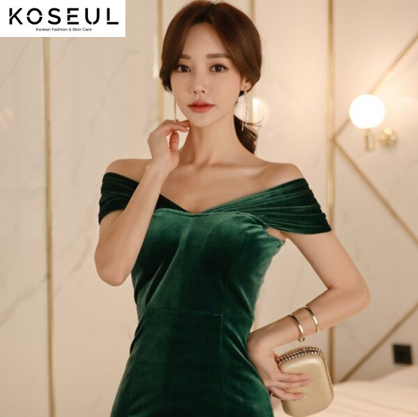 2742732499806 Autumn and winter new Korean female elegant V-neck gorgeous velvet mini dress Slim feminine bag hip dress