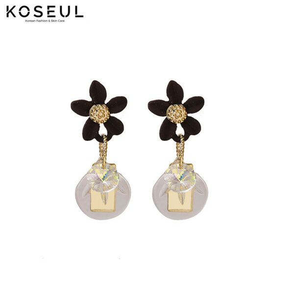 2f5a0bbb d366 4b57 bbfd 0ae53d98ace9 Korea Flower Square Crystal Earrings 925 Silver Post