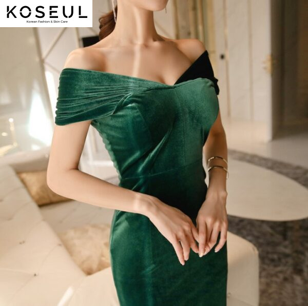 3012308811899 Autumn and winter new Korean female elegant V-neck gorgeous velvet mini dress Slim feminine bag hip dress